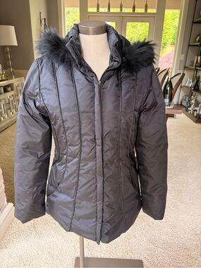 Via Spiga Black Quilted Hooded Puffer Jacket with Faux Fur Trim